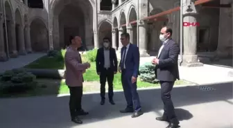 ERZURUM ÇİFTE MİNARELİ MEDRESE İÇİN TOPLANAN 2 BİN ESER RESTORE EDİLİYOR