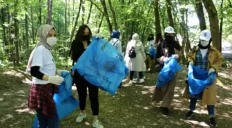 Eyüpsultan'daki piknik alanındaki çöpler temizlendi