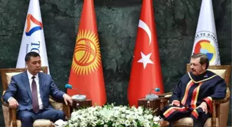 Kırgız Cumhuriyeti Cumhurbaşkanı Caparov'a fahri doktora