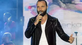 Takipçisine hakaret eden şarkıcı Berkay, 4 yıl 4 aya kadar hapis istemi ile yargılanıyor