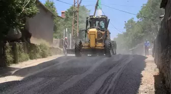 Bitlis'te altyapısı tamamlanan yollar asfaltlanıyor