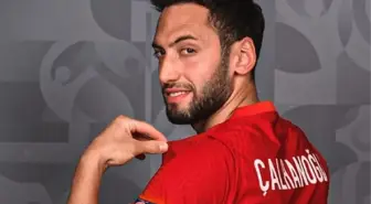 Hakan Çalhanoğlu kimdir? Kaç yaşında, nereli, hangi takımda oynuyor, mevkiisi ne, bonservis değeri ne kadar? Hakan Çalhanoğlu evli mi?