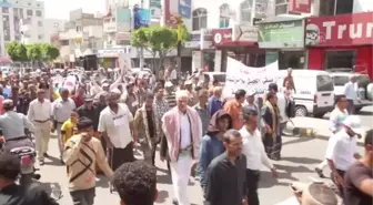 Taiz kentine yönelik kuşatmanın uluslararası müzakere masasında olmaması protesto edildi