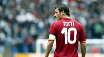 Totti futbolu mu bıraktı? Francesco Totti İtalya'da neden forma giymiyor? Maçlarda neden yok? Totti kimdir?