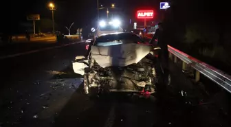 Ters yönde ilerleyen alkollü sürücünün kullandığı otomobil tıra çarptı