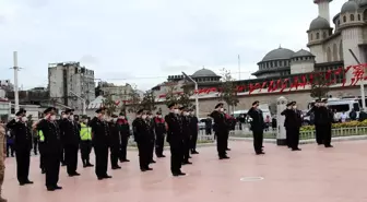 Jandarma'nın 182'nci kuruluş yılında Taksim Cumhuriyet Anıtı'na çelenk bırakıldı