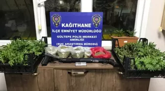 Son dakika haberi... Kağıthane'de uyuşturucu madde satan karı kocaya polis baskını