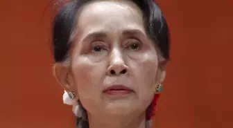 Myanmar'ın tutuklu lideri Suu Kyi hakim karşısına çıktı