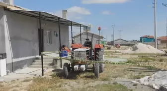 Aksaray'da babasının kullandığı traktörün altında kalan 2 yaşındaki çocuk yaşamını yitirdi