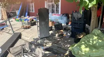 Son dakika! Bakkalda çıkan yangın tüm ürünleri kül etti
