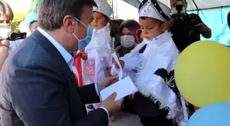 Aksaray Valiliğinden şenlik havasında toplu sünnet töreni