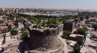 DİYARBAKIR - Tarihi Diyarbakır Surları, restorasyonda kullanılan bazalt çubuklarıyla daha da sağlam olacak