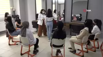 'Emeğim' kursları, üniversite öğrencilerinin destekçisi oldu