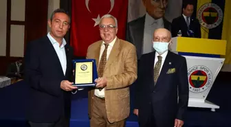 Ali Koç ve Vefa Küçük, YDK üyelerine plaketlerini verdi