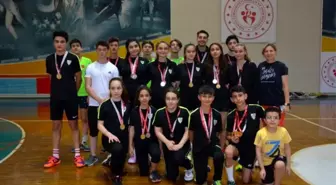 Badmintoncularımız, Valilik Turnuvasına Damga Vurdu