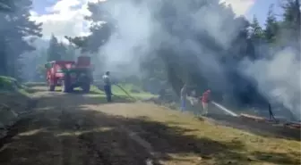 KASTAMONU - Çıkan yangında bir ev ve ahır zarar gördü