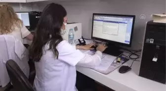 Kovid-19'a yakalanan babanın şifası doktor kızından geldi