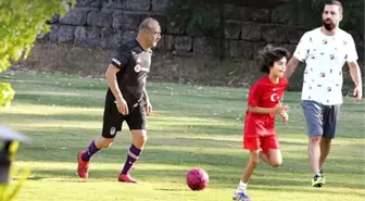 Köyceğizspor sahada... Arda Turan, Yılmaz Erdoğan ve Rodin futbol maçı yaptı