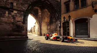 Red Bull Racing'in ilk 2021 Formula 1 Yol Macerası 'Kaleden Kaleye' Çekya ve Slovakya'yı keşfediyor