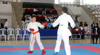 Sivas'ta 'Karate İl Birinciliği' müsabakaları yapıldı