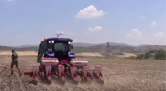 GAZİANTEP - Sürücüsüz traktörle tarlalarını eken çiftçiler hem zamandan hem maliyetten tasarruf ediyor