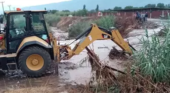 Liste Geri Güncel Başkan Atay Sel Felaketinin Yaralarını Sarıyor