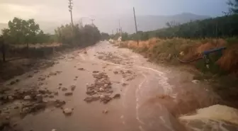 Ödemiş'te sağanak hayatı olumsuz etkiledi