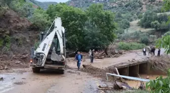 SAĞANAK YAĞIŞ, NAZİLLİ'DE SU BASKININA YOL AÇTI