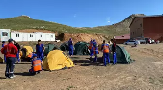 Sağlık çalışanları UMKE gönüllüsü olabilmek için zorlu eğitimlerden geçiyor