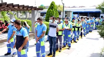 Bahçelievler'de seyyar aşı uygulaması ile sahada çalışan belediye personelleri aşı oldu