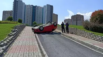 Beylikdüzü'nde araba sürmeyi öğrenirken takla attı