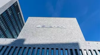 Europol: Avrupa'daki terör örgütleri nefreti yaymak için Covid salgınını kullanıyor