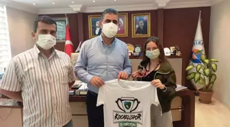 Kandıra Belediye Başkanı Adnan Turan başarılı sporcuyu ağırladı