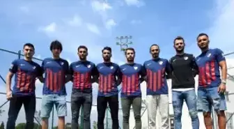 Düzcespor'da 8 futbolcu sözleşme imzaladı