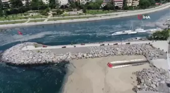 Kurbağalıdere de deniz salyası ile kaplandı