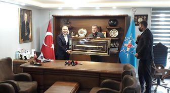 BAKAN KARAİSMAİLOĞLU TÜRKİYE DENİZCİLER SENDİKASI'NI ZİYARET ETTİ