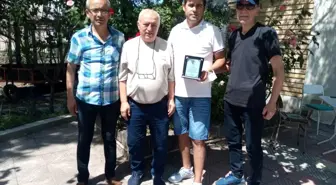 Başarılı teknik adama başkan adayından plaket