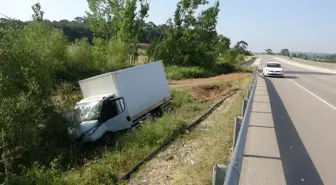 Ezine ve Ayvacık'taki trafik kazalarında 4 kişi yaralandı