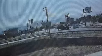 GAZİANTEP'TE OTOMOBİL İLE TRAKTÖR ÇARPIŞTI: 4 YARALI