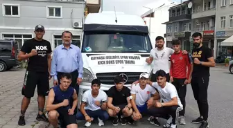 Sporcuları Başkan Şahin uğurladı