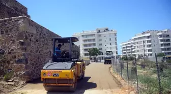 Alanya'da av köşküne beton yol çalışması