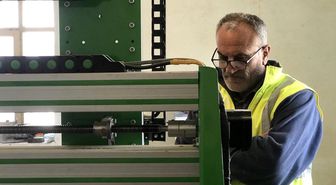 Eskiden fırçayla yaptığı eserleri şimdi üç boyutlu çalışıyor