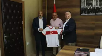 Ömer Gürsoy'dan Antalya Gençlik ve Spor Müdürü Yavuz Gürhan'a ziyaret