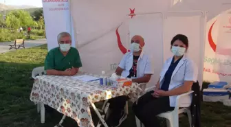 Tatvan'da 14 noktada aşı standı kuruldu