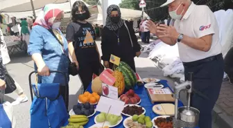 Türk Böbrek Vakfı, semt pazarında vatandaşları meyve tüketimi konusunda bilgilendirdi