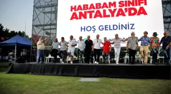 Hababam Sınıfı oyuncuları Antalyalılarla buluştu