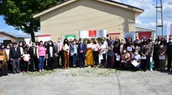 Vali Hüseyin Öner, arıcılık kursunu tamamlayan kadınlara belge dağıttı