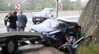 Bolu Dağı'nda otomobil şarampole uçtu: 2 yaralı