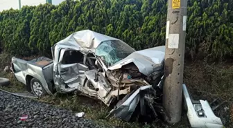 Yük treni ile kamyonet çarpıştı: 1 ölü