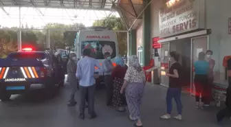 Devrilen otomobildeki 4 kişi yaralandı